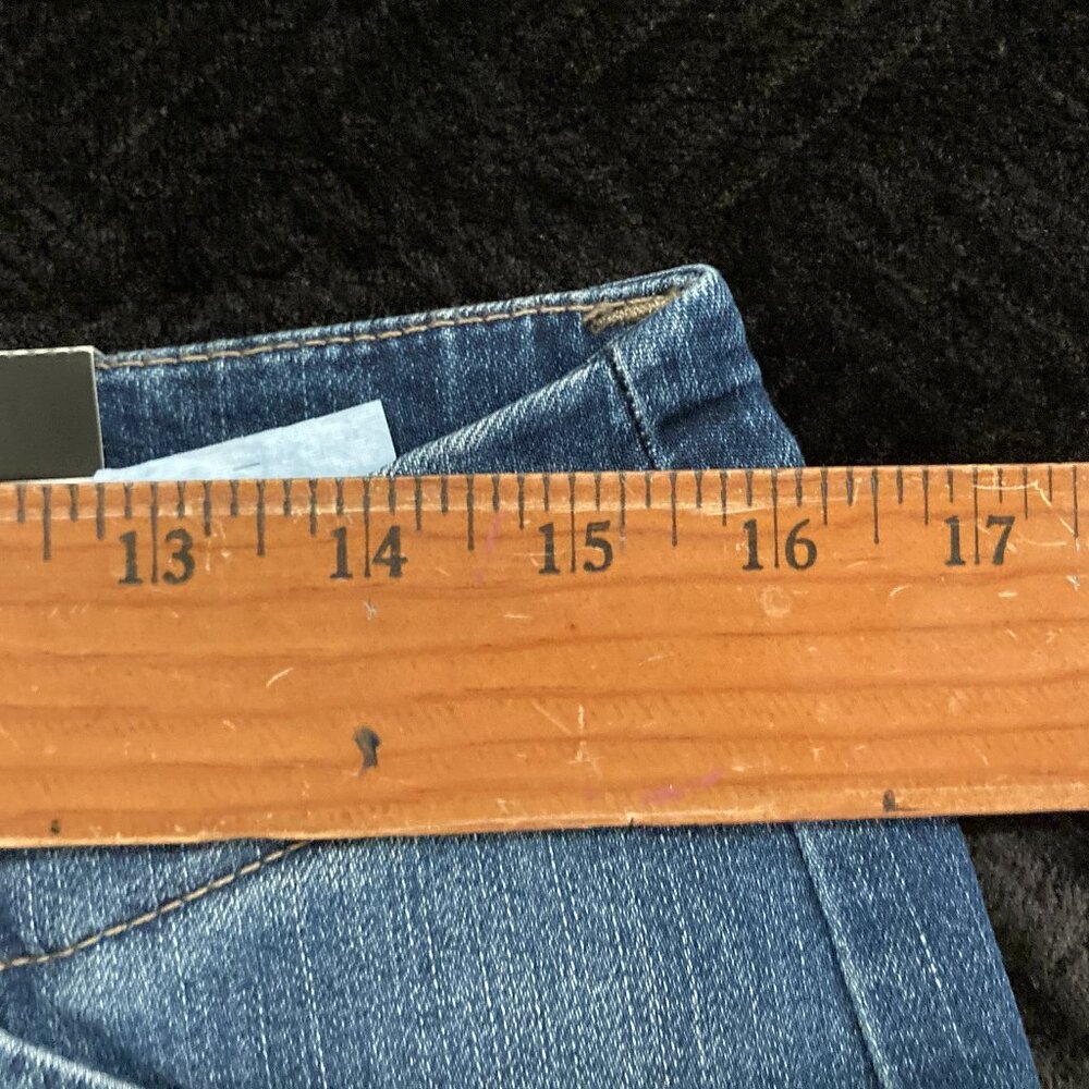 Lee Women's Regular Fit Chino Walkshorts: EXPEDITION: 10:M 7'' Inseam NWT Shorts - Picture 9 of 11